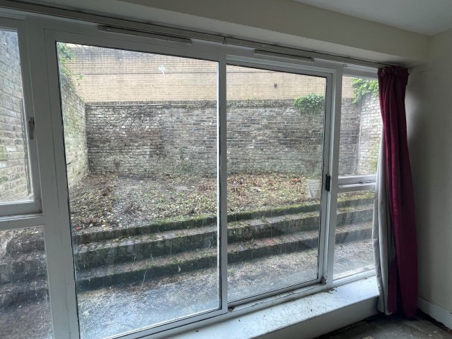 Lower Ground Floor Flat, 2 Upper Addison Gardens, Holland Park, London W14 8AL
 10