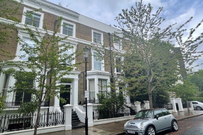 Lower Ground Floor Flat, 2 Upper Addison Gardens, Holland Park, London W14 8AL
 10