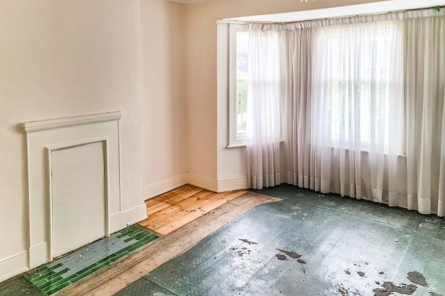 7 Second Avenue, Bush Hill Park, Enfield EN1 1BT
 3