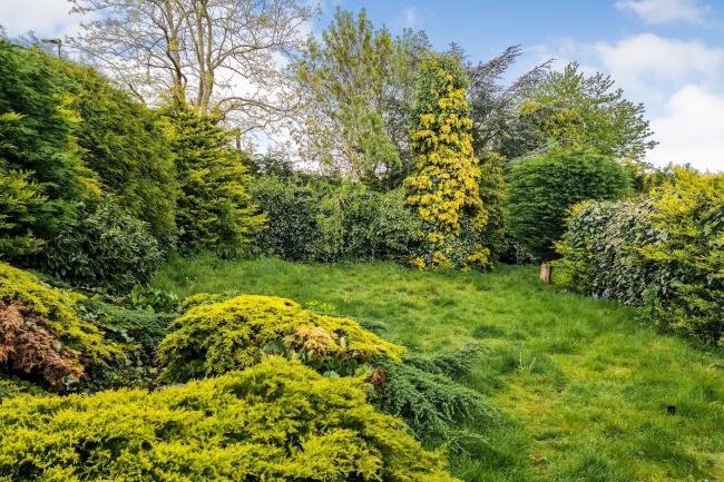 7 Second Avenue, Bush Hill Park, Enfield EN1 1BT
 3