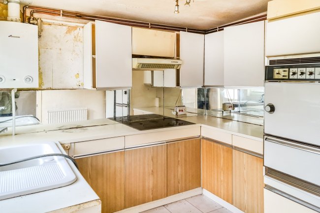 7 Second Avenue, Bush Hill Park, Enfield EN1 1BT
 3