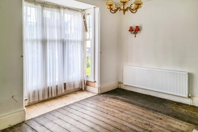 7 Second Avenue, Bush Hill Park, Enfield EN1 1BT
 3