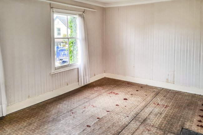 7 Second Avenue, Bush Hill Park, Enfield EN1 1BT
 3