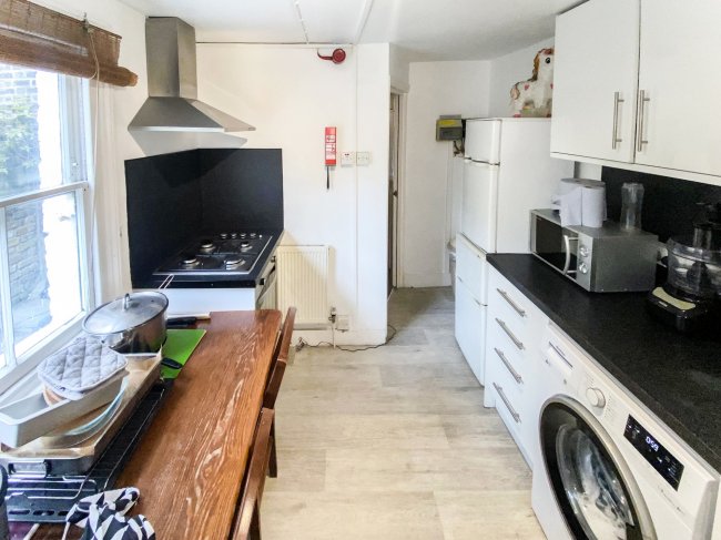 96 Gifford Street, Islington, London, N1 0DF
 10