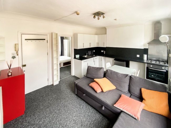 96 Gifford Street, Islington, London, N1 0DF
 10