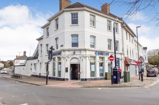 71 High Street, Littlehampton, West Sussex BN17 5AE
 2