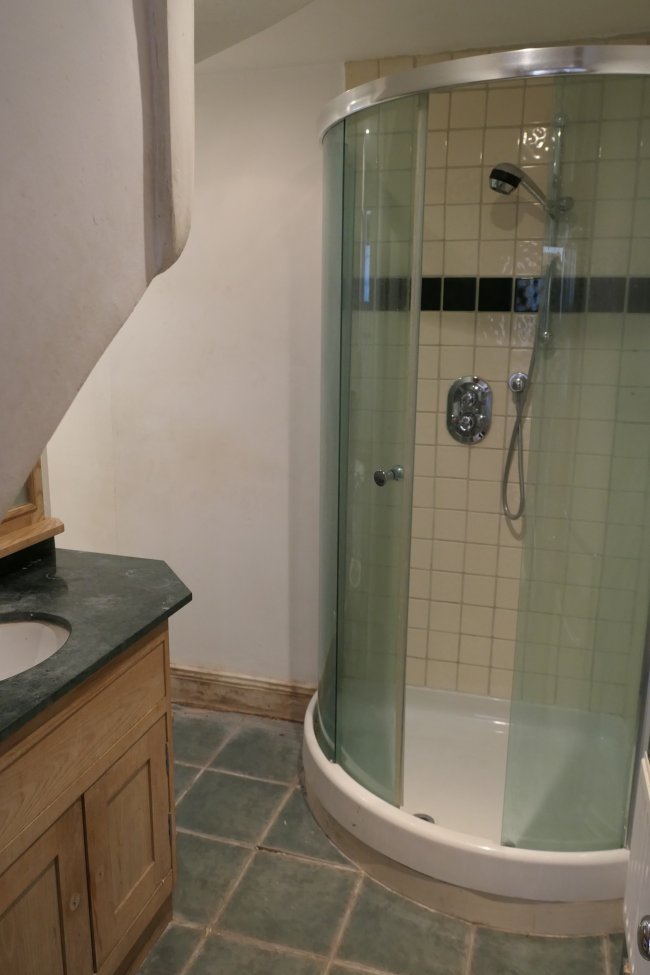 Flat 2, 5 Ifield Road, Chelsea, London SW10 9AZ
 9