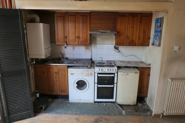 Flat 2, 9 Elsham Road, West Kensington, London W14 8HA
 3