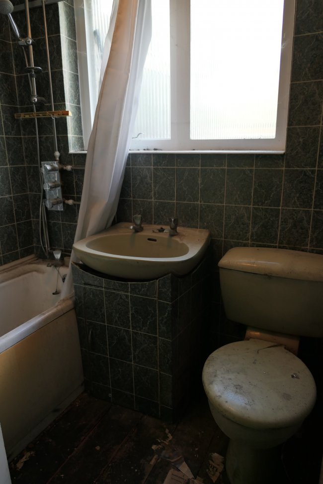 Flat 2, 9 Elsham Road, West Kensington, London W14 8HA
 3