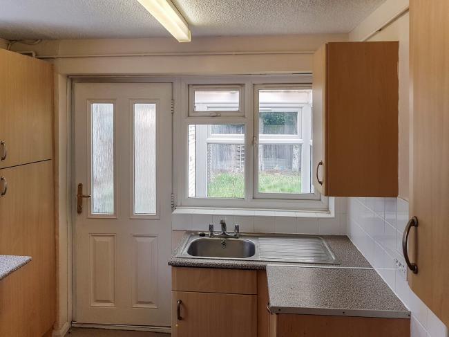 29 Deepmore Close, Alrewas, Burton-on-Trent, Staffordshire DE13 7AY  9