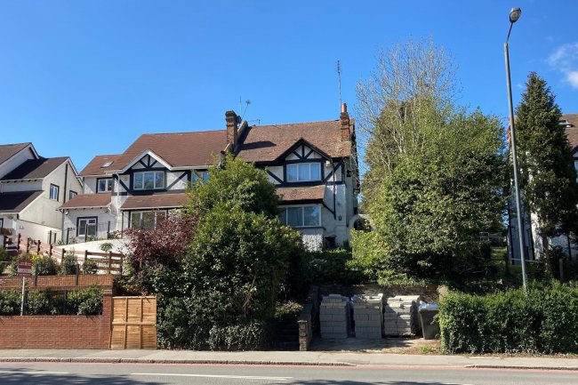 29 Banstead Road, Purley, Surrey CR8 3EB
 2