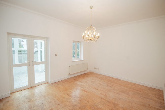 2 Brockwell Park Road, Tulse Hill, London, SW2 2YH 8