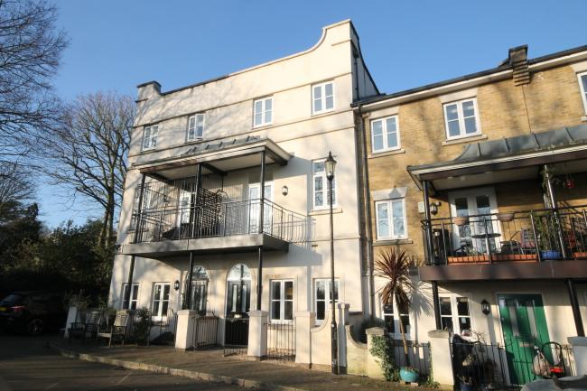 2 Brockwell Park Road, Tulse Hill, London, SW2 2YH 8