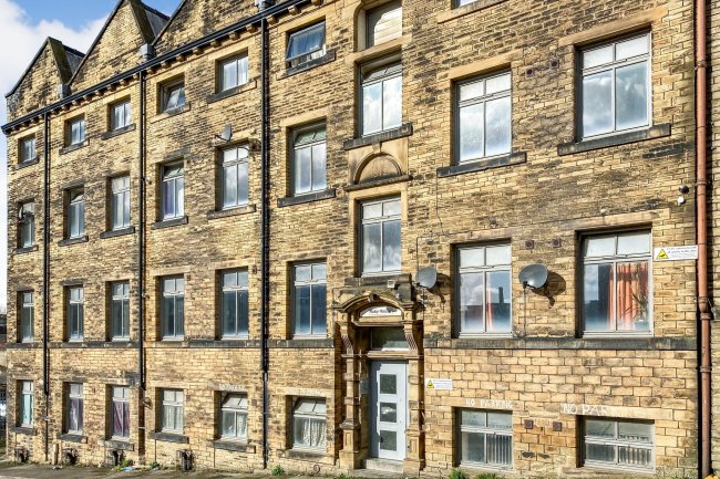 16 Ruby House, Dyson Street, Bradford, BD1 2RF 2