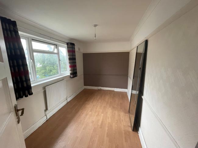 17A Warwick Road, Thornton Heath, Surrey, CR7 7NH 1