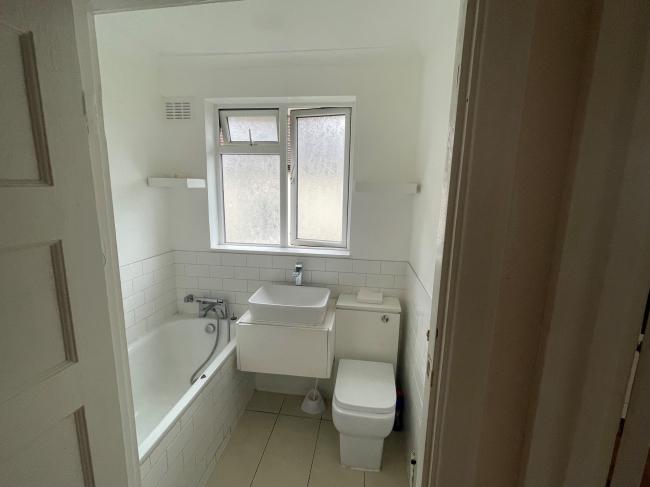 17A Warwick Road, Thornton Heath, Surrey, CR7 7NH 1