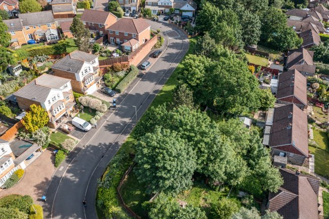 Land East of Danehurst Close, Egham, Surrey TW20 9PX 5