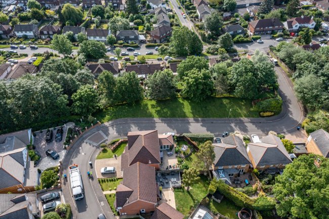 Land East of Danehurst Close, Egham, Surrey TW20 9PX 5