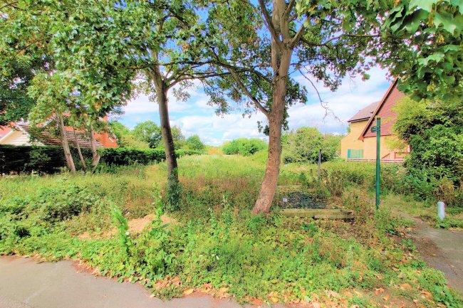 Land at Thamesfield, Wharf Road, Wraysbury, Staines, Surrey TW19 5JQ 10