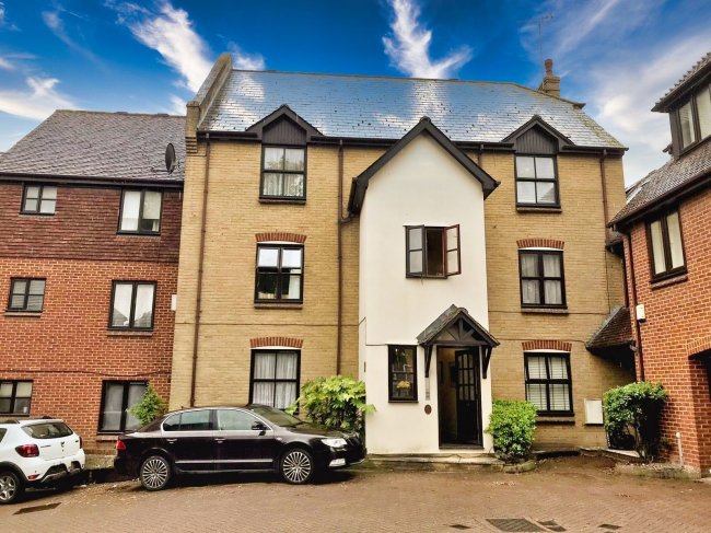 16 The Chimes, Bishops Walk, Rochester, Kent, ME1 1AF 
 7