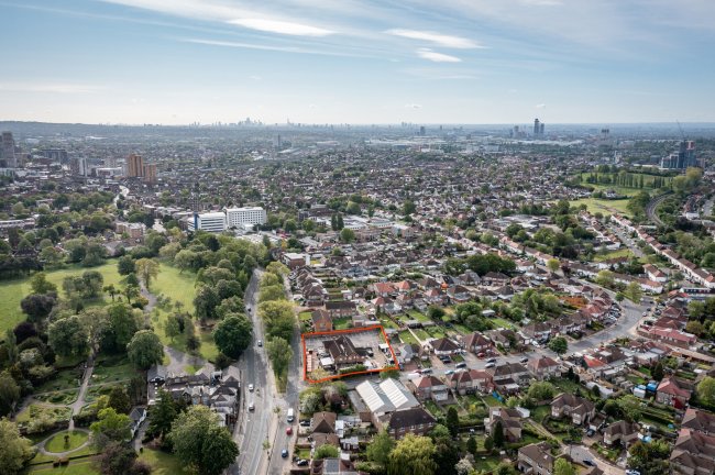 The Fusilier Pub, 652 Harrow Road, Wembley, Middlesex HA0 2HA
 8