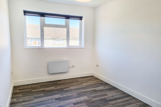 8B Cherwell Close, Slough, Berkshire SL3 8XB
 3