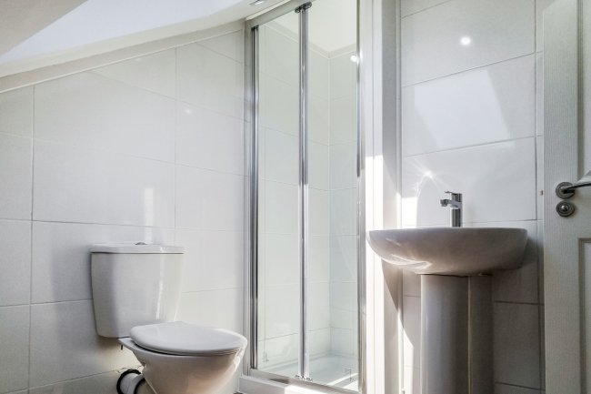 8B Cherwell Close, Slough, Berkshire SL3 8XB
 3