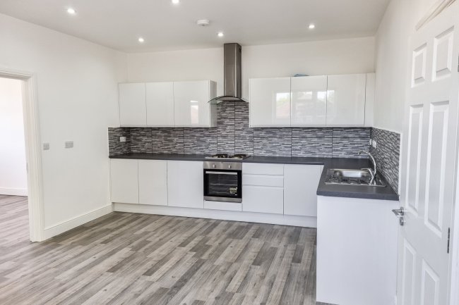 8B Cherwell Close, Slough, Berkshire SL3 8XB
 3