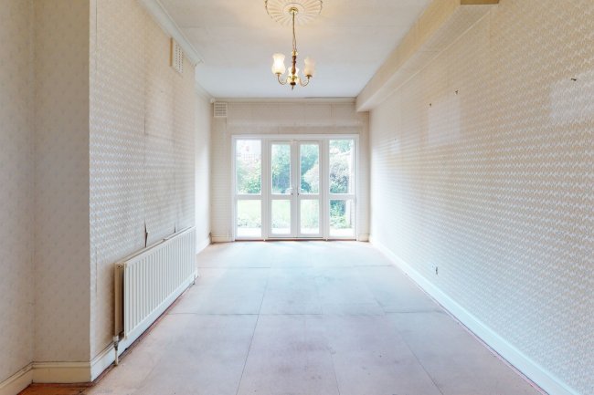 28 Muncaster Road, Battersea, London SW11 6NT
 8