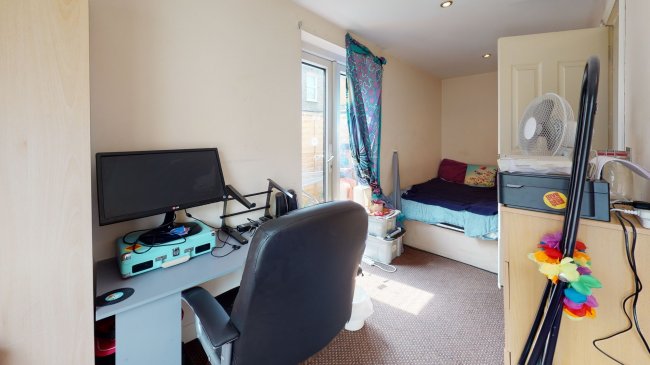 60 Brock Road, Plaistow, London, E13 8LZ
 2