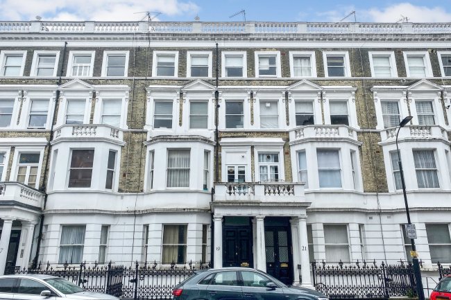 Flat A, 19 Comeragh Road, West Kensington, London, W14 9HP
 3