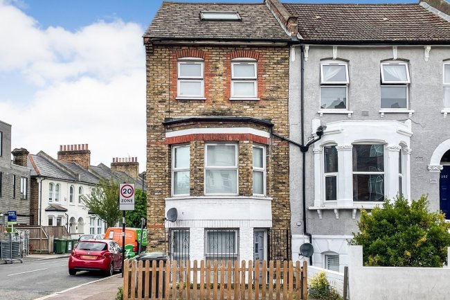 292a Brockley Road, London, SE4 2RA
 9