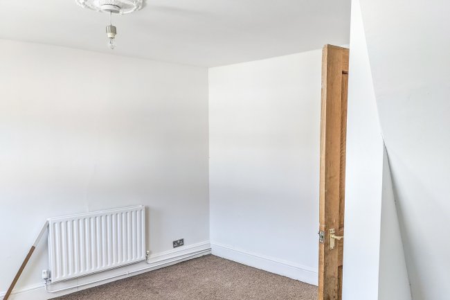 292a Brockley Road, London, SE4 2RA
 9