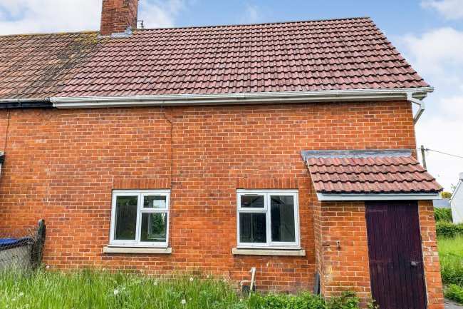 5 Silver Street, Potterne, Wiltshire SN10 5NG
 9