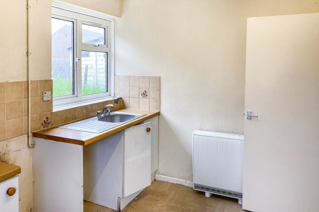 5 Silver Street, Potterne, Wiltshire SN10 5NG
 9