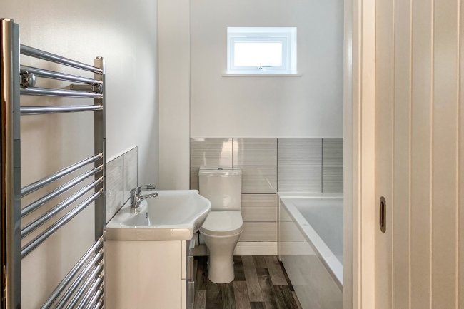 77 High Street, Delabole, PL33 9AH
 5