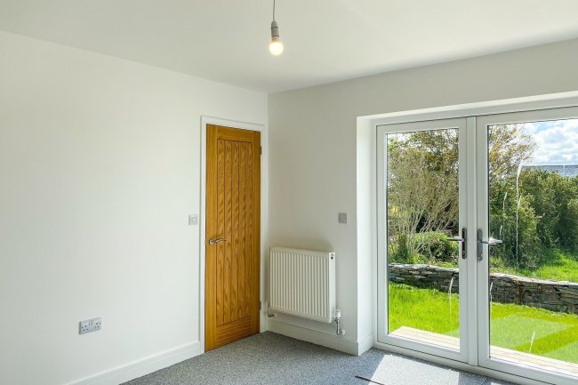 77 High Street, Delabole, PL33 9AH
 5