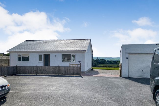 77 High Street, Delabole, PL33 9AH
 5