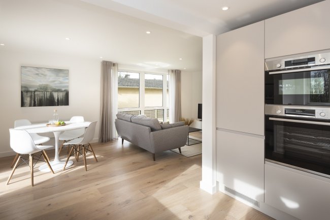 Charlecote, Lansdown Road, Bath BA1 5RJ
 1