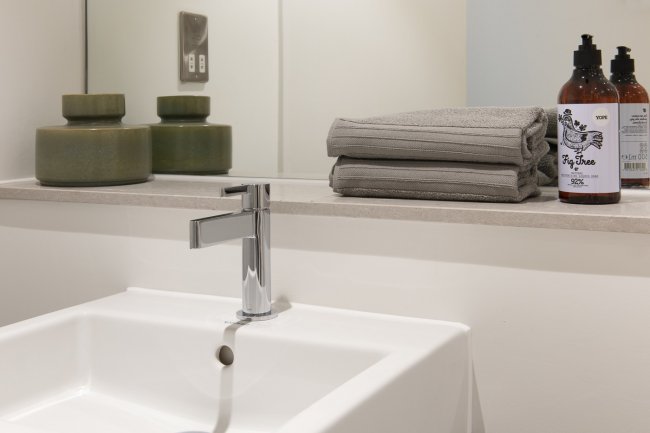 Charlecote, Lansdown Road, Bath BA1 5RJ
 1