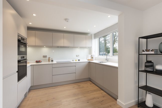 Charlecote, Lansdown Road, Bath BA1 5RJ
 1