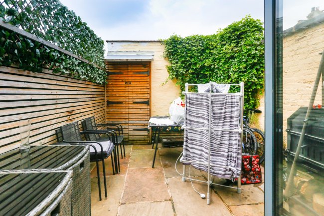 15c Barmouth Road*, London, SW18 2DT
 5