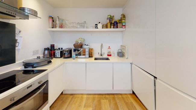 15c Barmouth Road*, London, SW18 2DT
 5