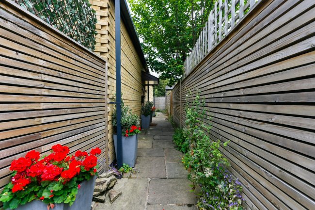 15c Barmouth Road*, London, SW18 2DT
 5