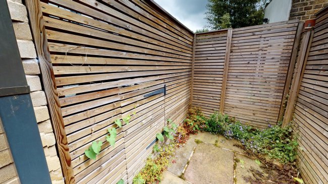 15c Barmouth Road*, London, SW18 2DT
 5