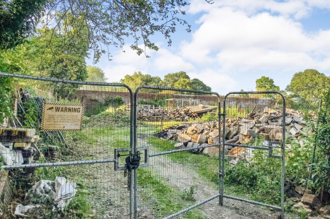 Walled Garden, Turners Hill Road, Worth, Crawley,  West Sussex RH10 4LY 4