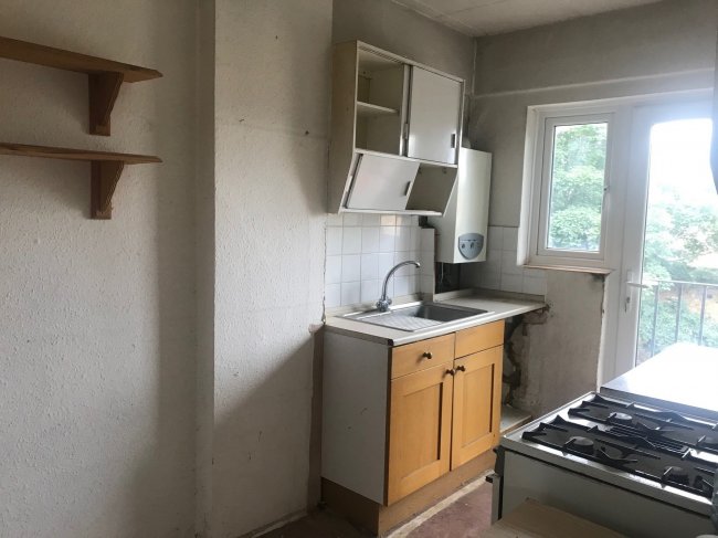 33 Hanover Court, Uxbridge Road, Shepherd's Bush, London W12 9EP
 10