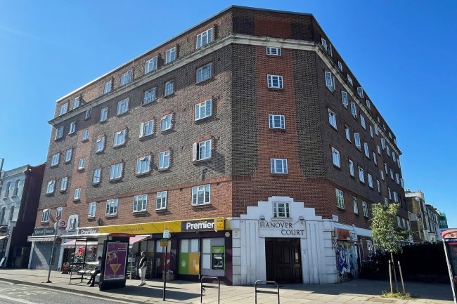 33 Hanover Court, Uxbridge Road, Shepherd's Bush, London W12 9EP
 10