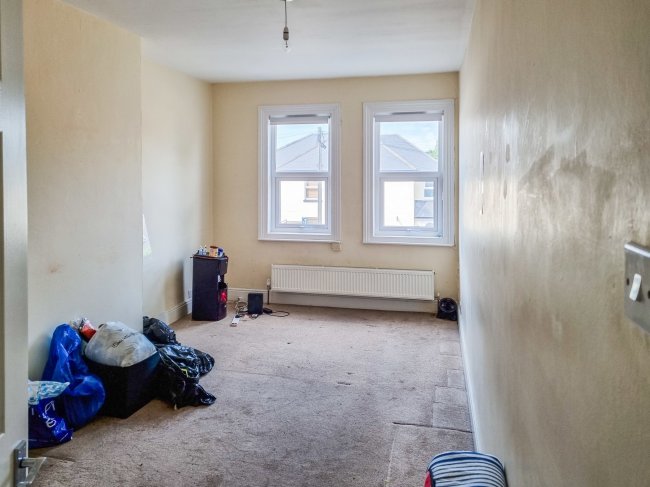 20 Norcot Road, Tilehurst, Reading, RG30 6BU
 2