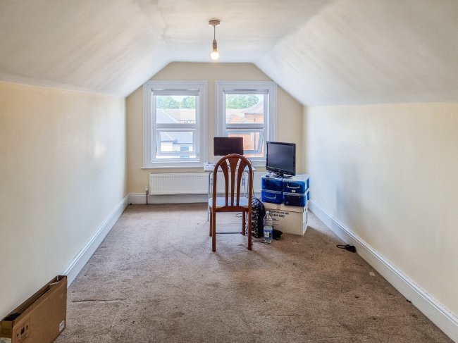 20 Norcot Road, Tilehurst, Reading, RG30 6BU
 2